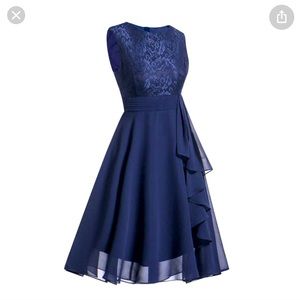 Round Neck Sleeveless Lace Swing Dress